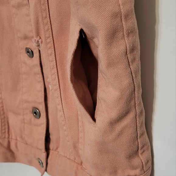 Love Tree Women's Pink Distressed Denim Vest Size Small EUC - Picture 7 of 11